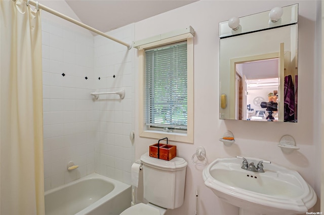4 Landing Ln, Southampton, NY 11968 - bathroom with shower / tub combo with curtain, toilet, and a sink