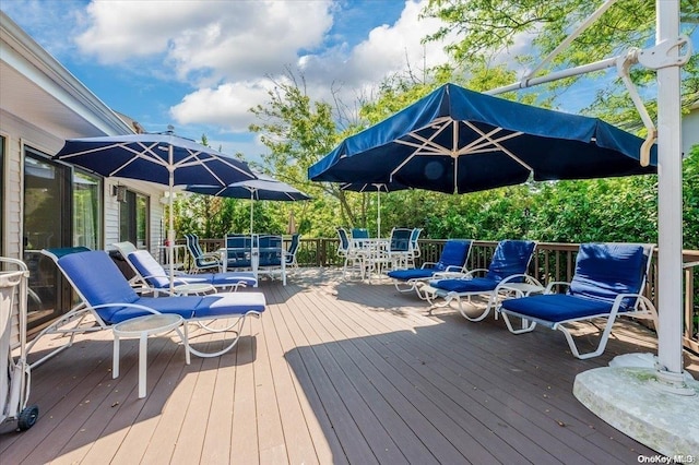 1233 Beech St Unit 35, Atlantic Beach, NY 11509 - deck with outdoor dining space
