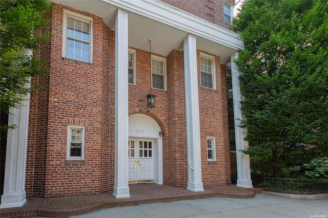 view of front of home featuring covered porch