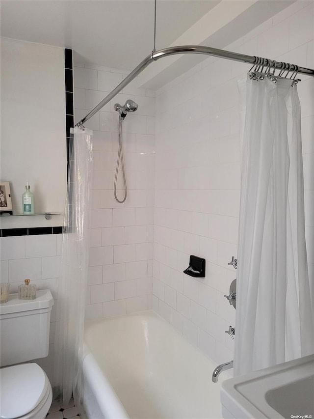 434 E 52nd St Unit 9A, New York Manhattan, NY 10022 - bathroom with toilet and shower / bathtub combination with curtain