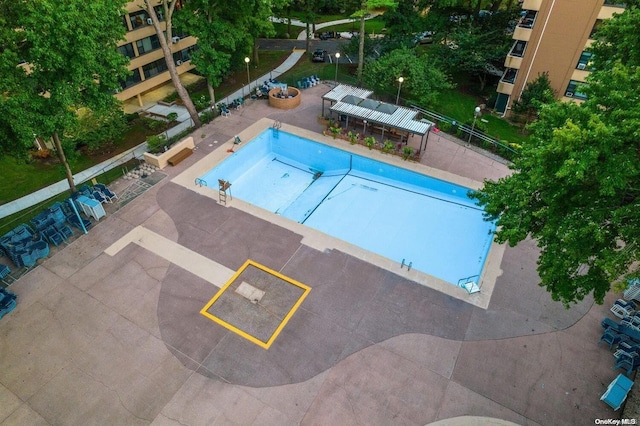 view of swimming pool