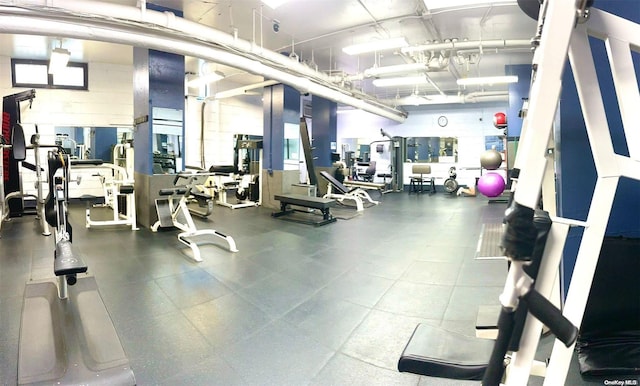70-25 Yellowstone Blvd Unit 2T, Forest Hills, NY 11375 - view of exercise room