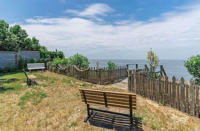 view of yard featuring a water view