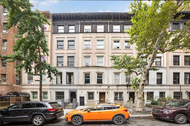 313 W 71st St, New York Manhattan, NY 10023 - view of building exterior