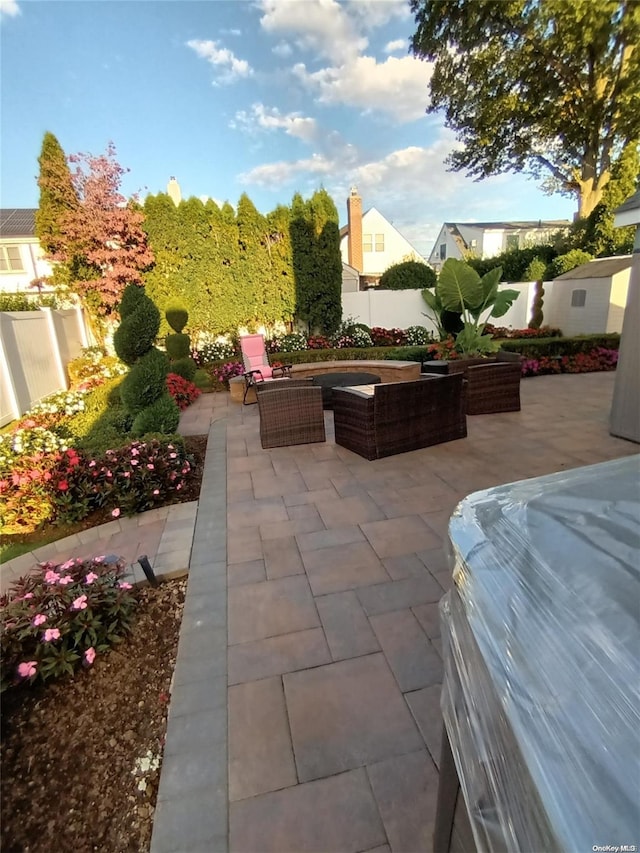 view of patio featuring an outdoor hangout area