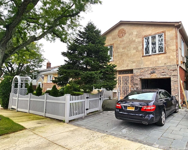 view of front facade featuring a garage