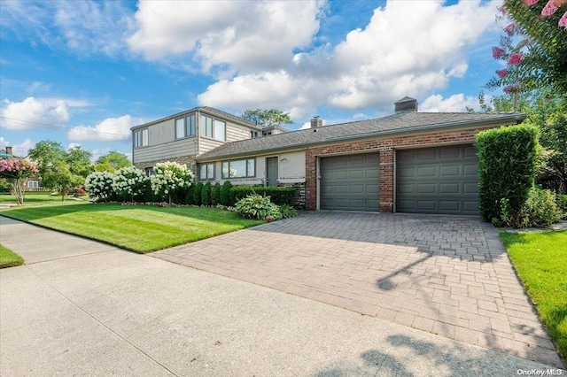 view of front of house with a front lawn