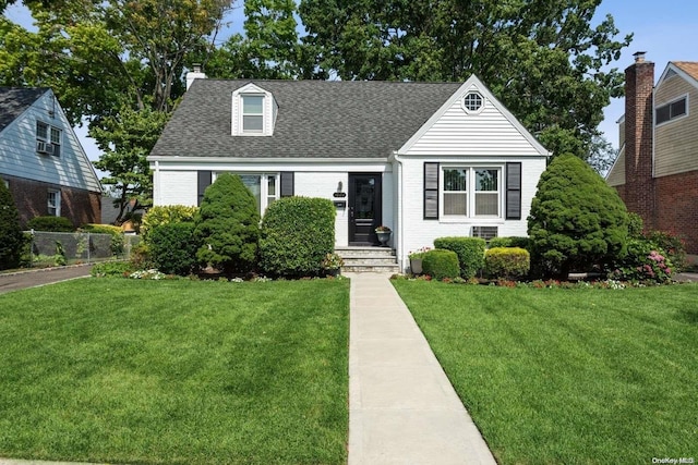 view of front of property with a front yard