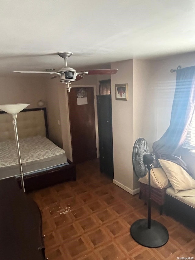 bedroom with ceiling fan