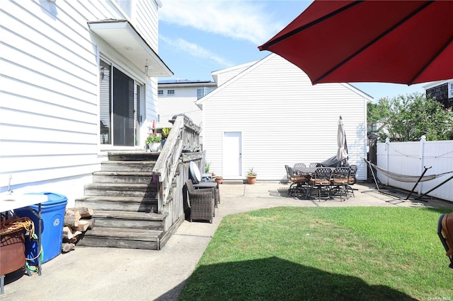 view of yard with a patio