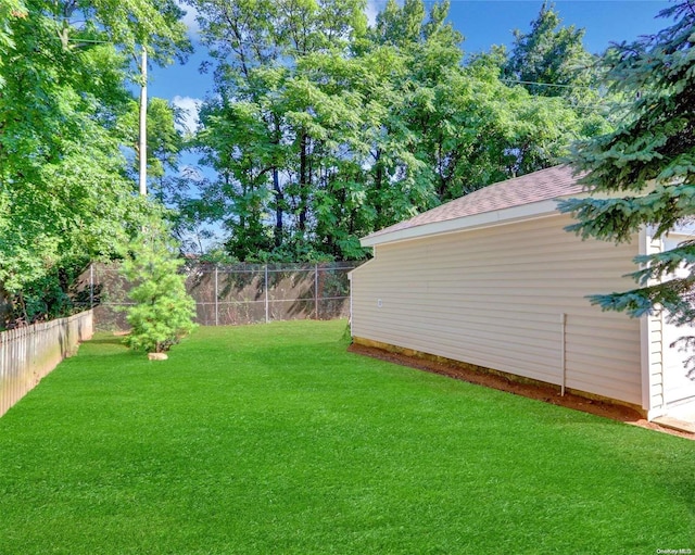 2 Oak Ct, Staten Island, NY 10308 - view of yard