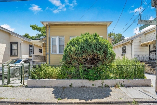 view of front of property