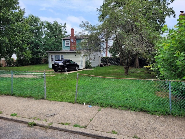 view of front of house with a front lawn