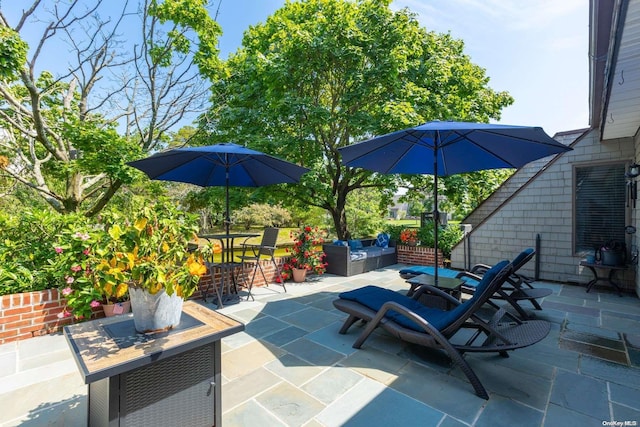 view of patio / terrace featuring an outdoor hangout area