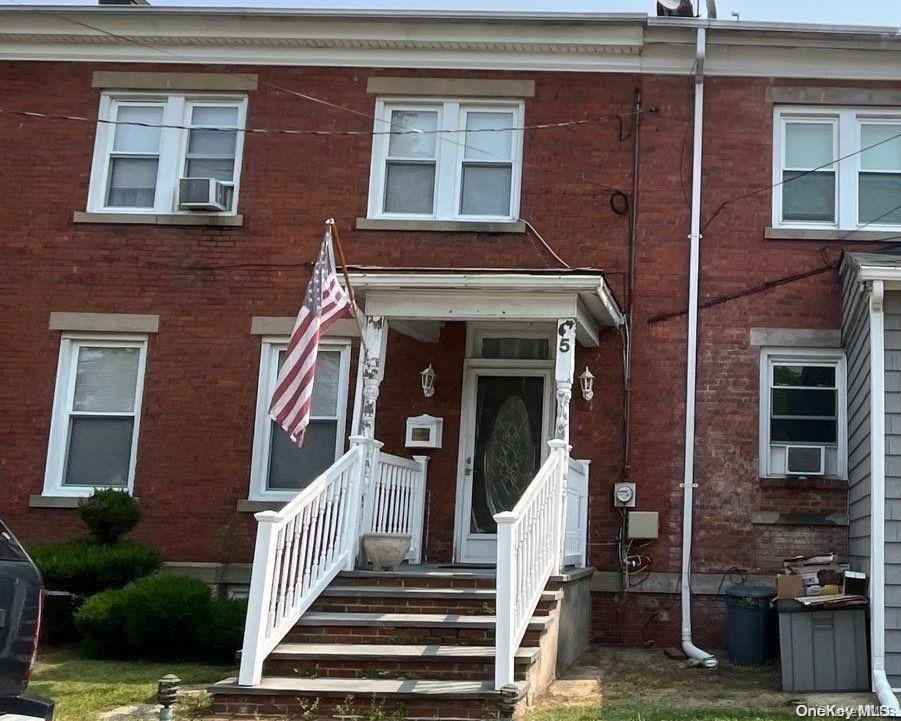 5 Columbia St, Farmingdale, NY 11735 - view of property featuring cooling unit
