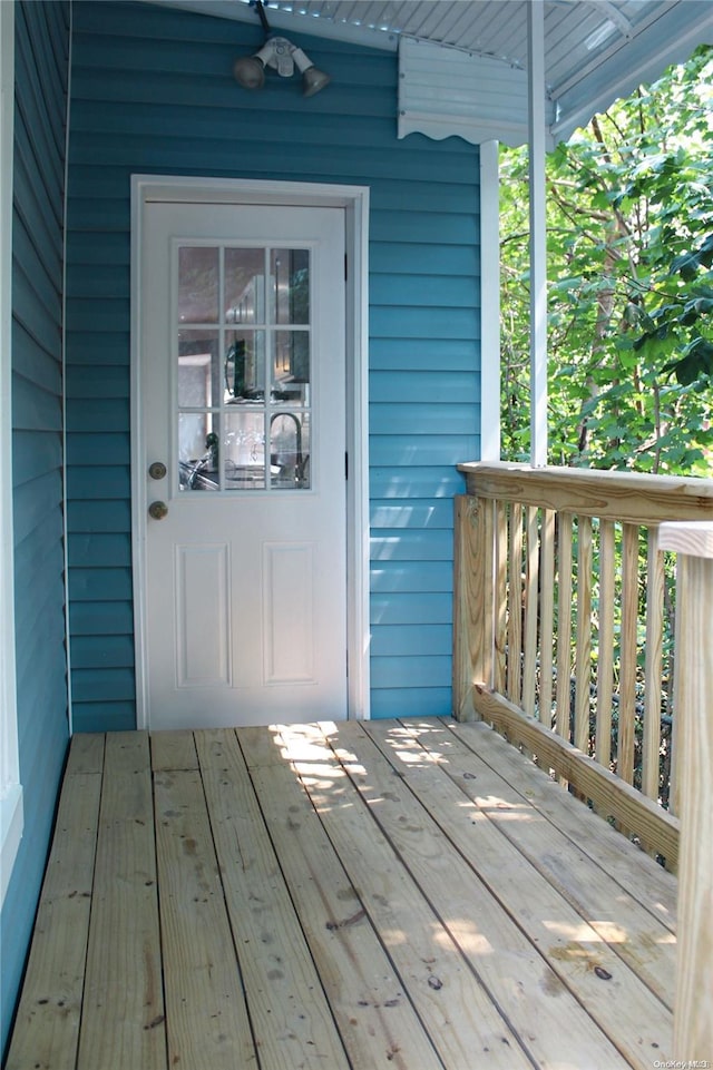 deck featuring ceiling fan