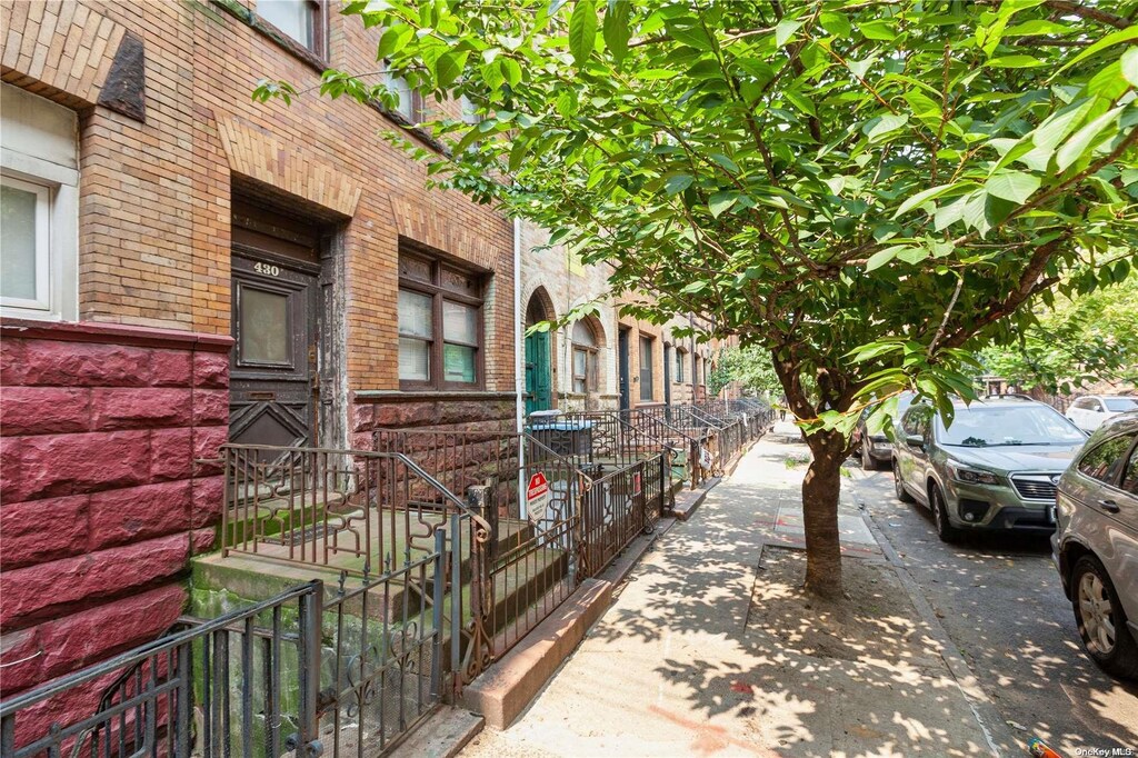 430 E 136th St, Bronx, NY 10454 - photo 1