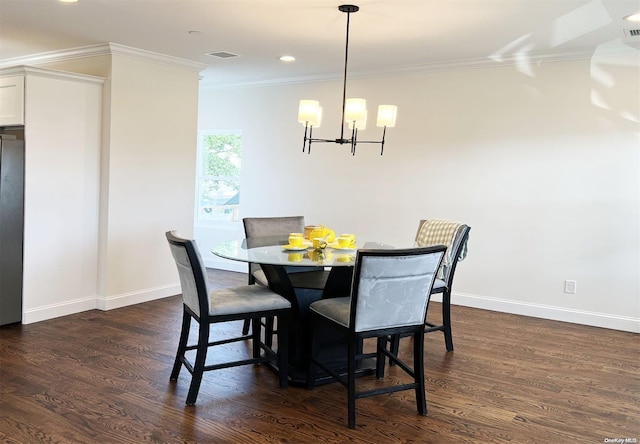 dining space featuring ornamental molding, dark hardwood / wood-style floors, and a notable chandelier