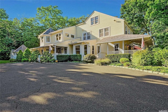 view of front of house featuring covered porch