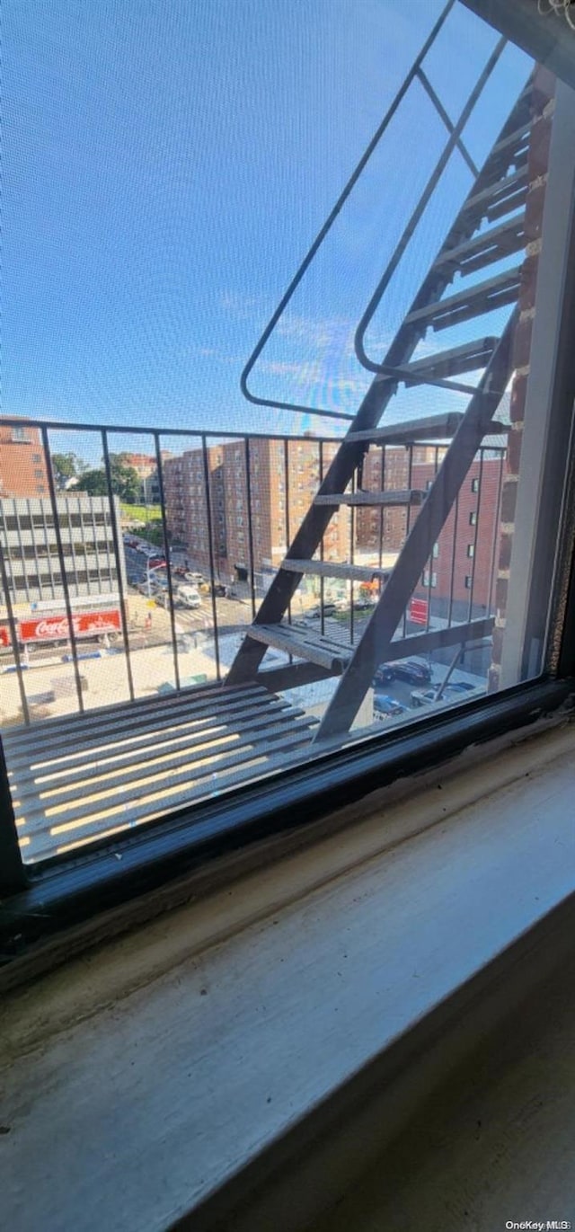 175-45 88th Ave Unit 7C, Jamaica, NY 11432 - detailed view of a city view