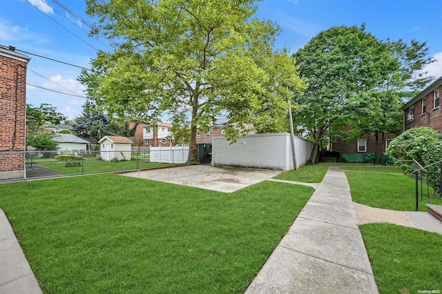 view of yard with a patio area