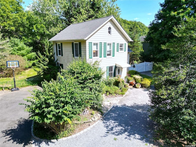 view of front of house