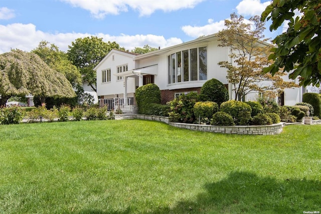 exterior space featuring a yard