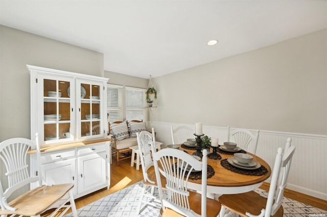 dining room with light hardwood / wood-style floors