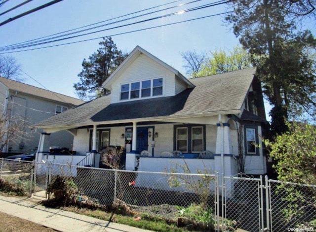 view of front facade with a porch