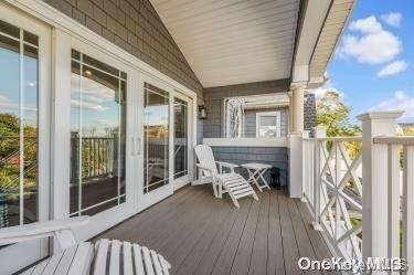 balcony featuring a porch