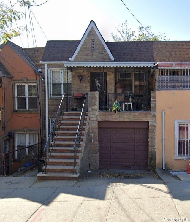 view of front of house with a garage