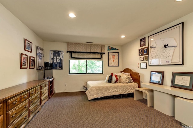 view of carpeted bedroom