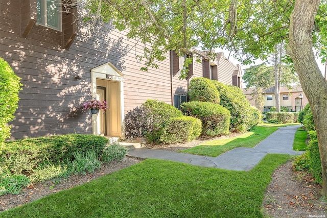 exterior space featuring a yard