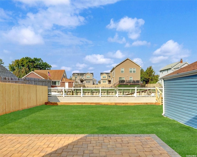 view of yard featuring a patio area