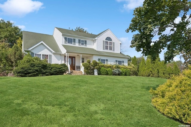 view of front of property with a front yard