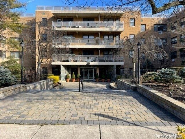 25 Park Pl Unit 1G, Great Neck NY, 11021, 1 bedrooms, 1 bath condo for sale