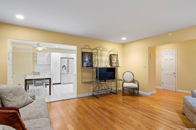 215 Middle Neck Rd Unit 16-1A, Great Neck, NY 11021 - living area with ceiling fan, light wood finished floors, baseboards, and recessed lighting
