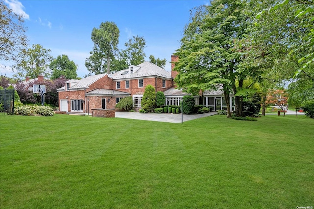 view of yard with a patio