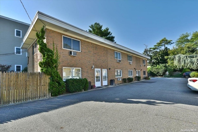 Listing photo 2 for 920 Broadway Unit 16, Woodmere NY 11598