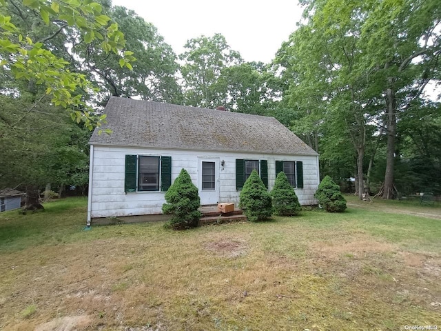 view of front of house featuring a front yard