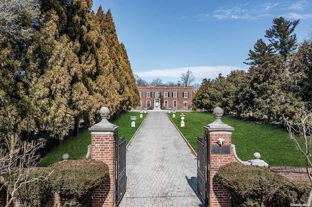 view of front of house with a front yard