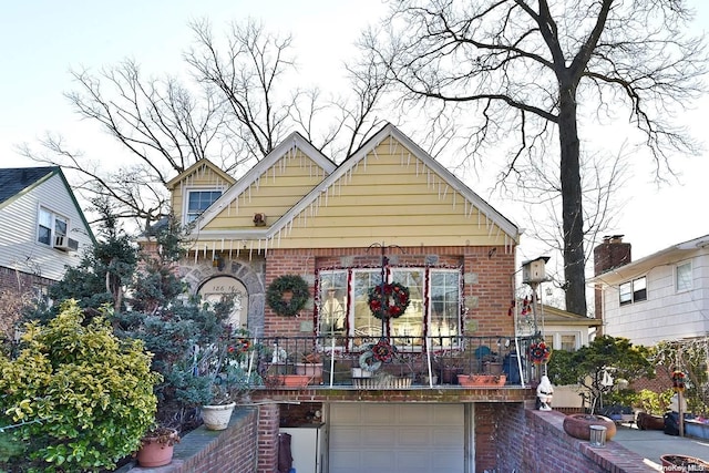 view of front facade with a garage