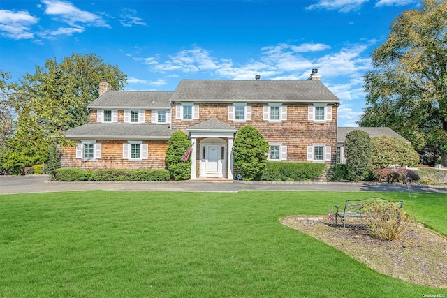 view of front of house featuring a front yard