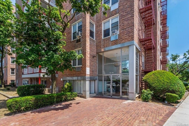 Listing photo 3 for 3425 150th Pl Unit 6G, Flushing NY 11354