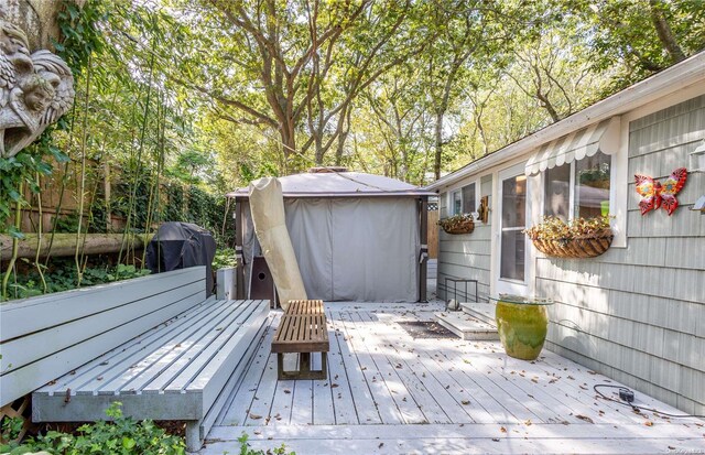 42 Cottage Rd, Baiting Hollow, NY 11933 - view of wooden deck