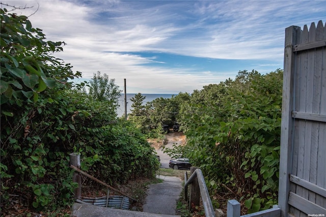 view of yard featuring a water view