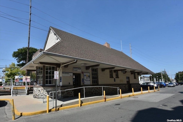 view of building exterior