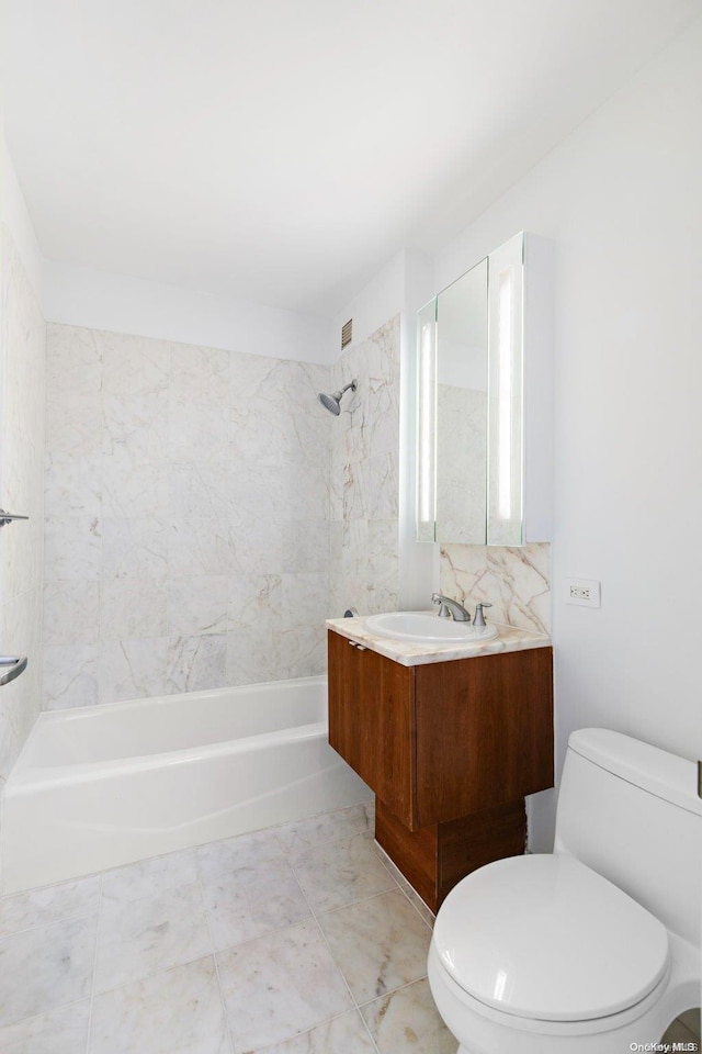 full bathroom featuring tiled shower / bath combo, toilet, decorative backsplash, and vanity