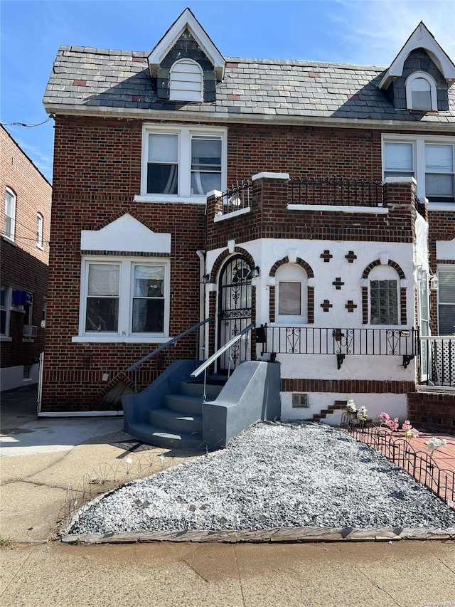 95-27 239th St, Floral Park, NY 11001 - photo 1