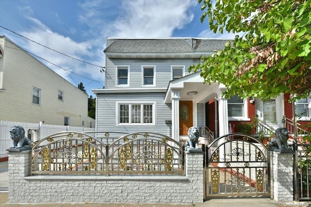 view of front facade